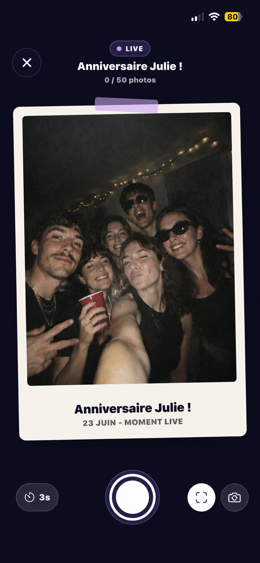 Capture d'écran de l'app mobile Revll pendant une soirée avec une photo live